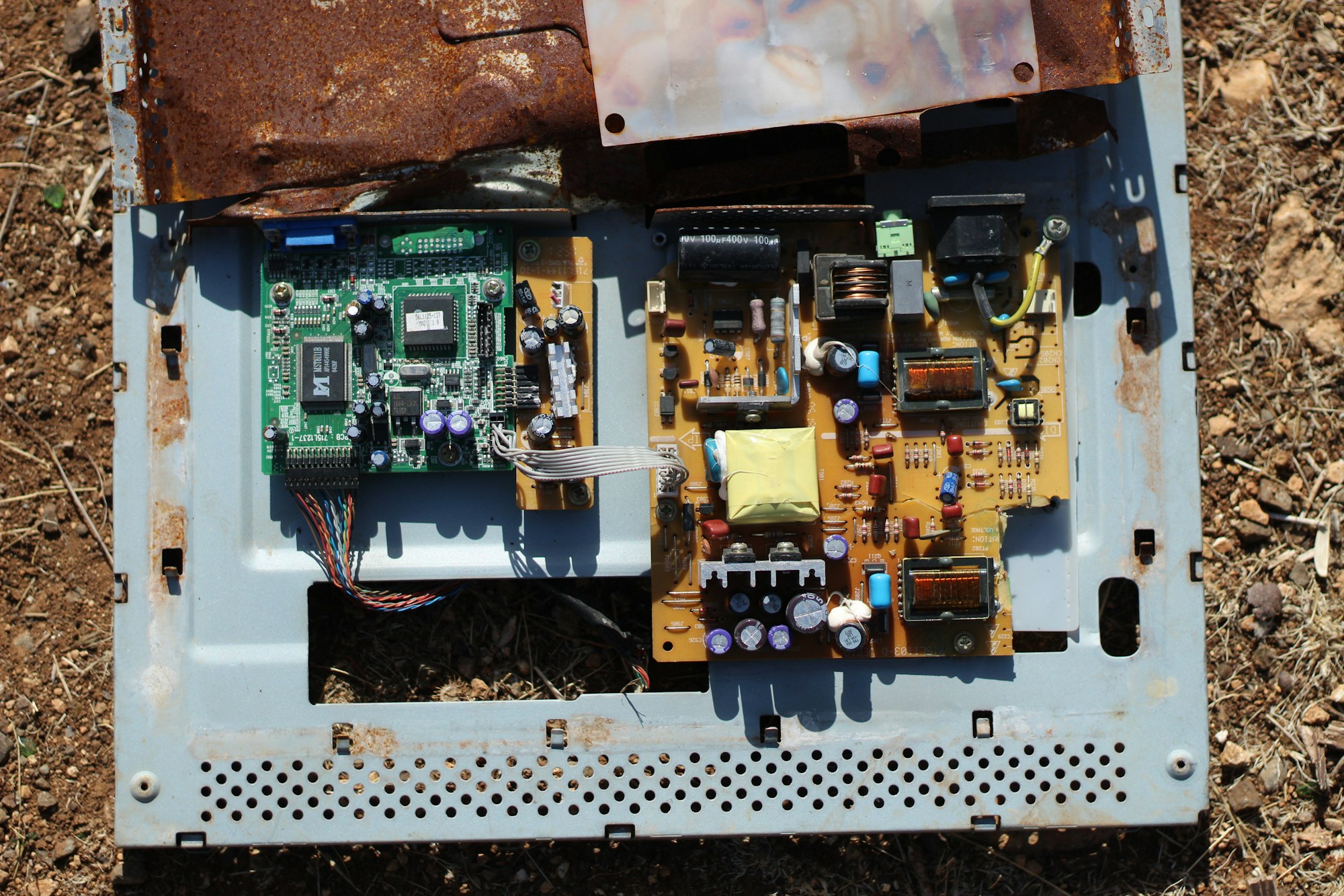 Electronic circuit boards and components ready for recovery